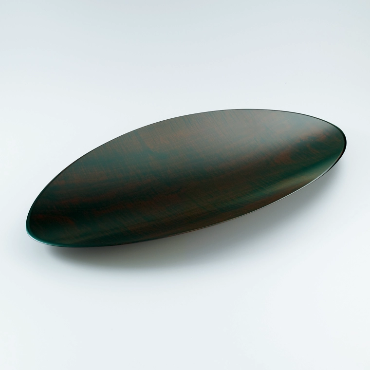 photo Oval Dish of Horse Chestnut Wood Finished in Wiped Urushi