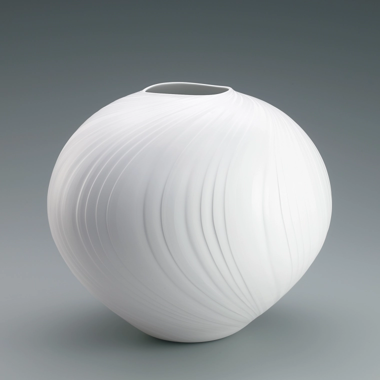 photo Jar with Silky White Decoration