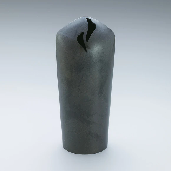 Single Flower Vase of Rōgin “Heat Haze”