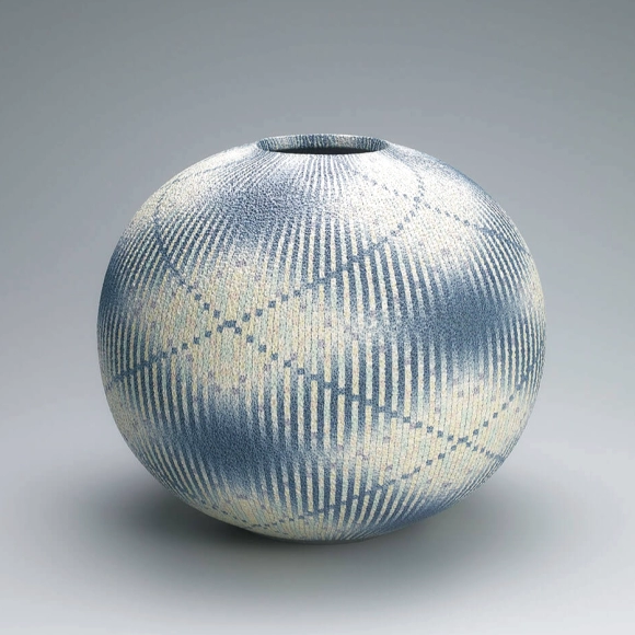 Marbled jar with “kōritsu” pattern.