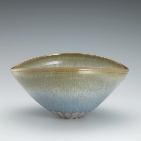 Bowl with Ash Glaze and Colored Decoration