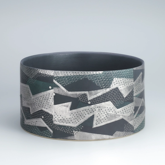 Ware with overglaze. “Drifting mist”