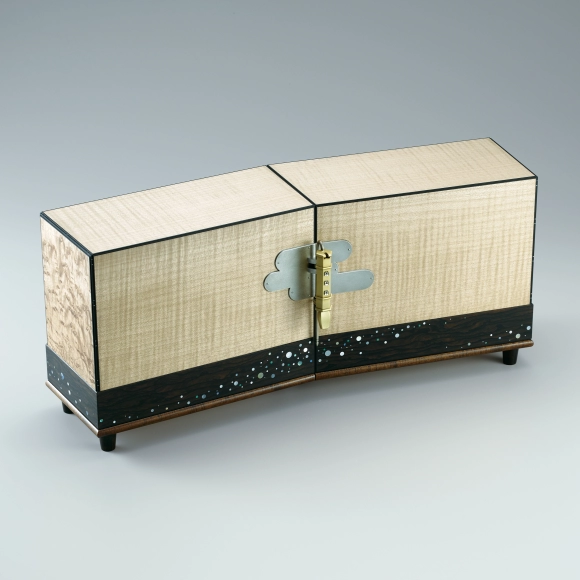 Small Chest with Maple Wood Inlay  " Setting Out to the Sea of Stars"