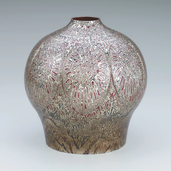 Flower vase of mokumegane.