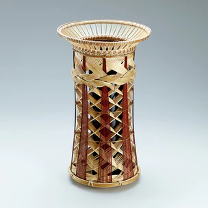 Flower basket in tabane-ami weave with diamond design. “Flower of light”