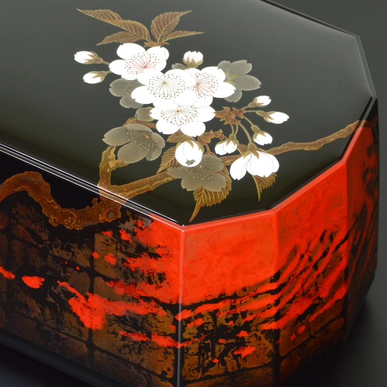 photo Coffer with Cherry Blossom and Red Maple Leaf Design in Johana Makie