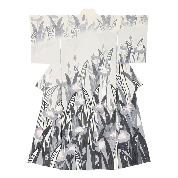Formal kimono with design in yuzen dyeing. “Morning dew”