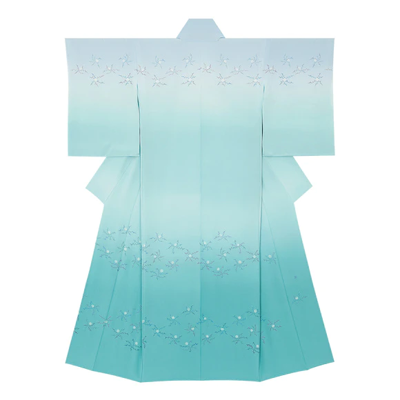 Kimono with design in embroidery. “Renso”
