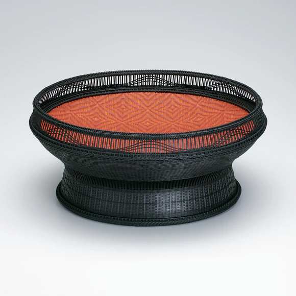 Basket made in shippo ajiro weave. “Connecting”