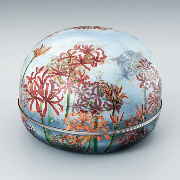 銀箔平脱有線七宝合子「象潟の雨」(森永 恵子)｜ギャラリージャパン