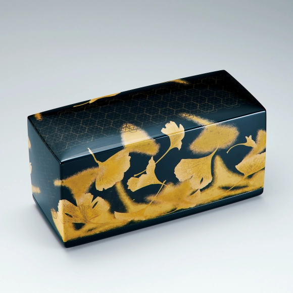 Box of rantai with design in kinma. “Fantasy”