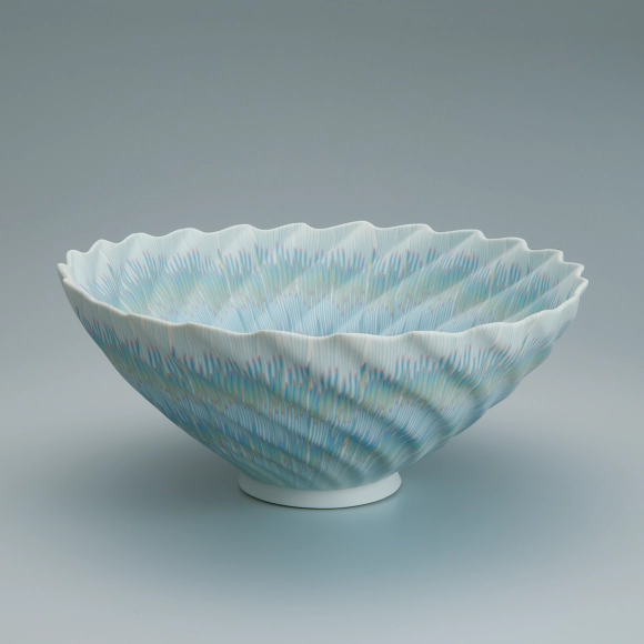 Translucent marbled ware bowl. “Kibo”
