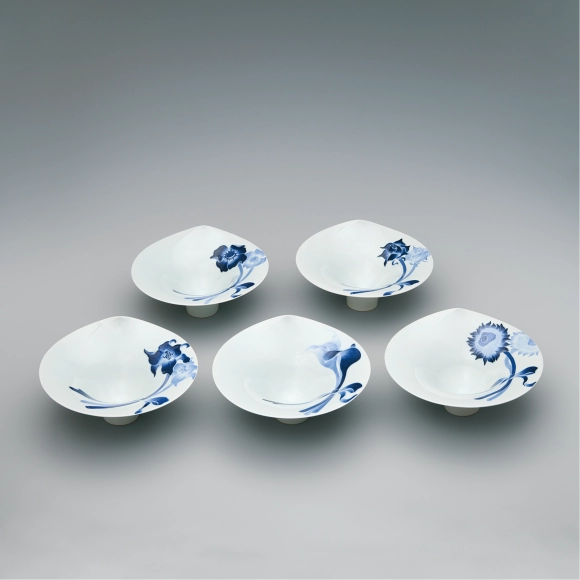 Set of bowls. “Heiwa （peace）”