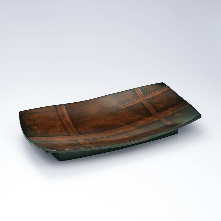 photo Dish of horse chestnut wood finished in wiped urushi.