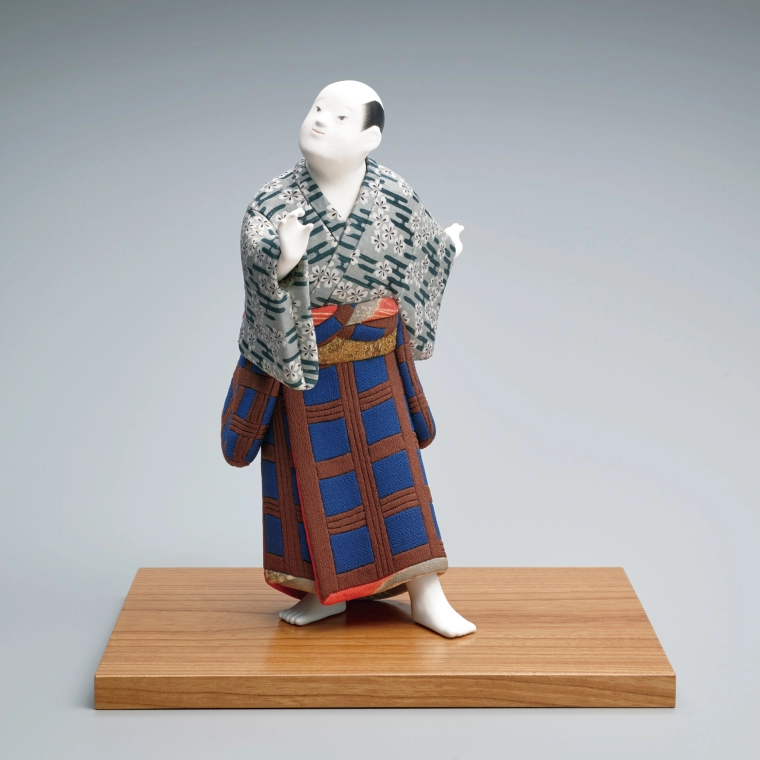 photo “Dance – rhythm”. Formed with tōso over wooden core and dressed in kimekomi.
