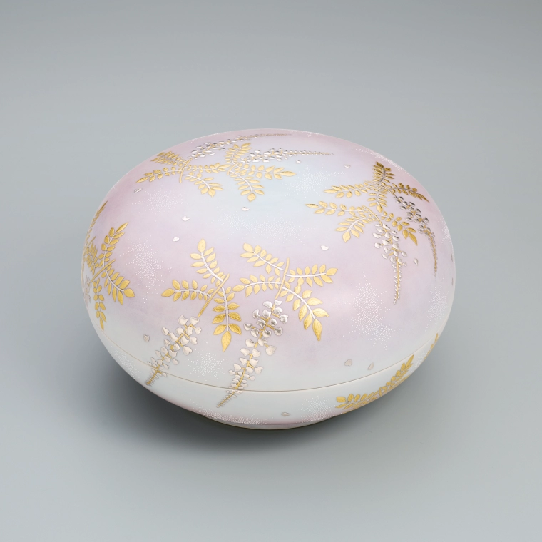 photo Covered Vessel with Raised Platinum Decoration and White Dots " Early Summer Breeze