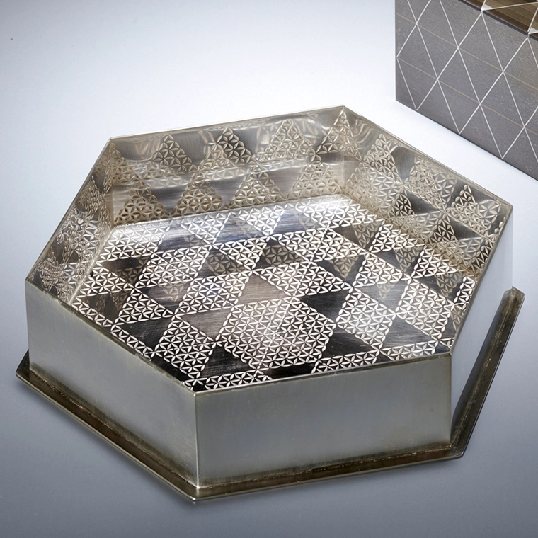 photo Box of Shibuichi Joined by Heat Welding Method “Light Trail”