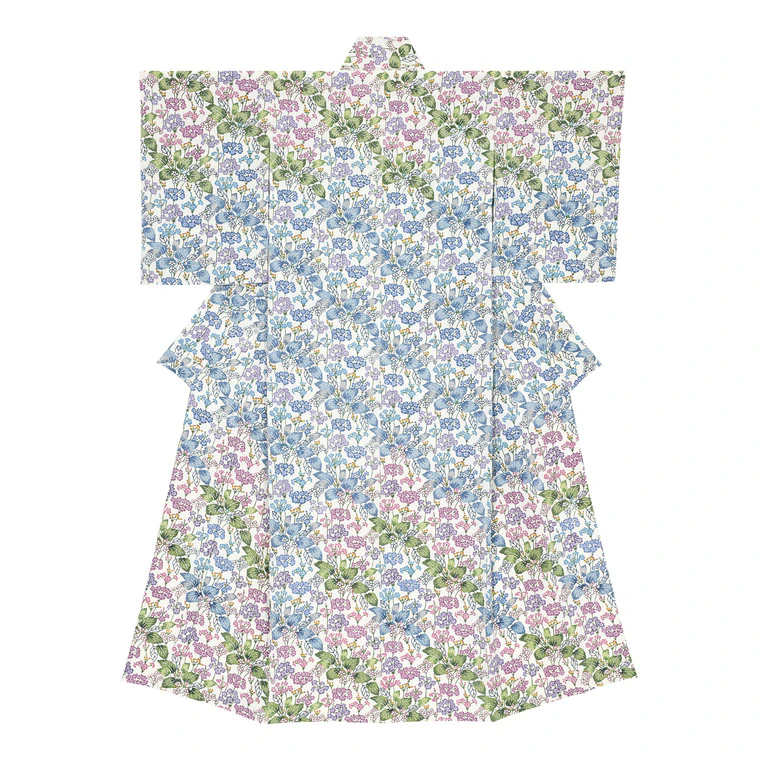 photo Kimono with design in stencil-resist picture dyeing. “Fairy primrose”