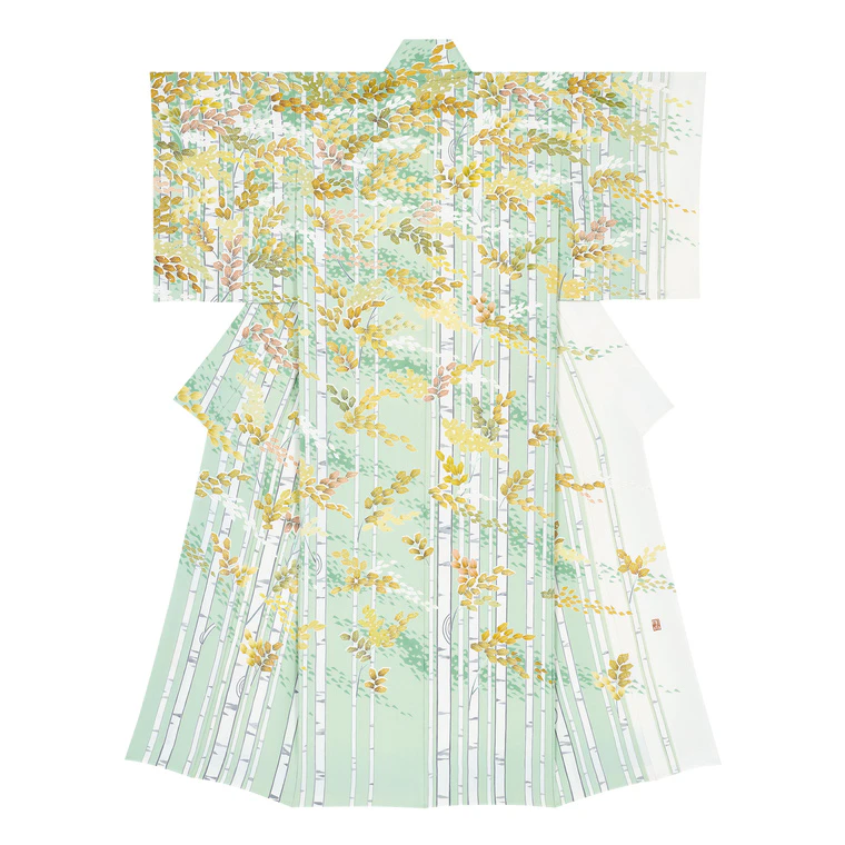 photo Formal kimono with design in yūzen dyeing. “Passing autumn”