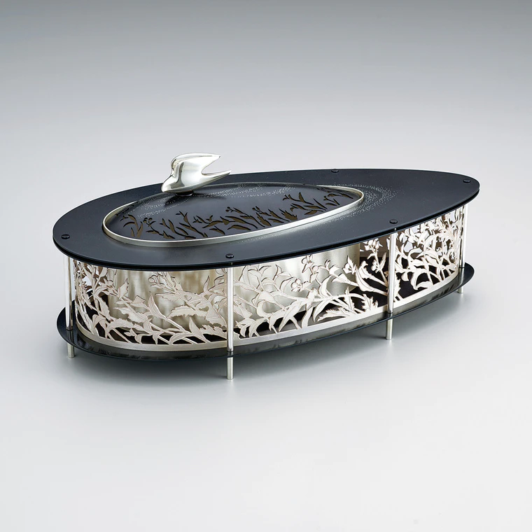 photo Silver Incense Burner with Openwork Design "Early Summer Breeze"