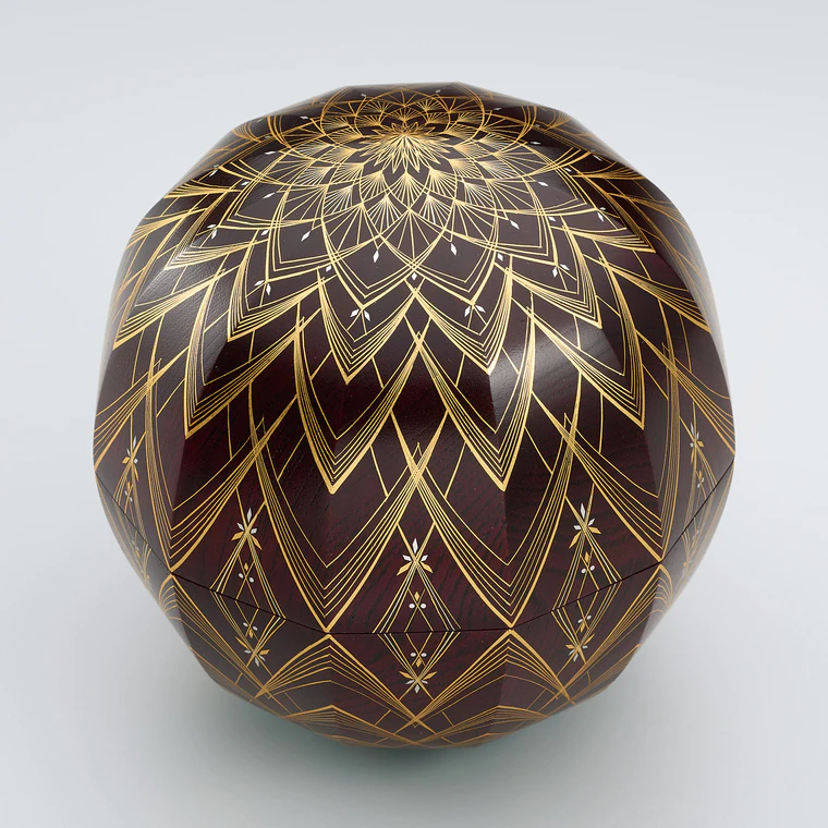photo Coffer with design in kirikane. “Beautiful as jewel”