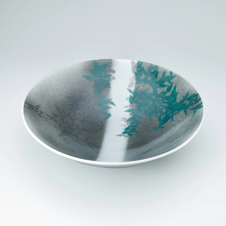 photo Bowl with azalea design in overglaze enamel, white slip and sumi-hajiki.