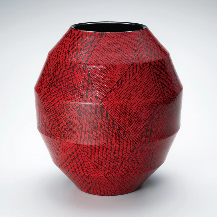 photo Flower vessel with overglaze enamel.