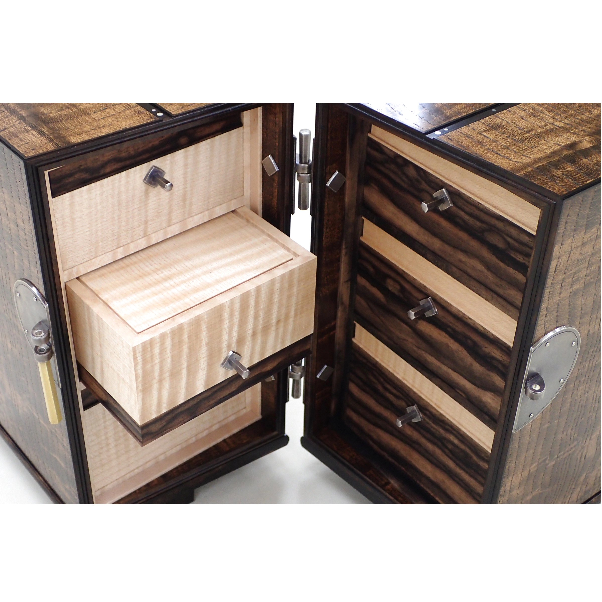 朱塗牡丹鳥文小箪笥