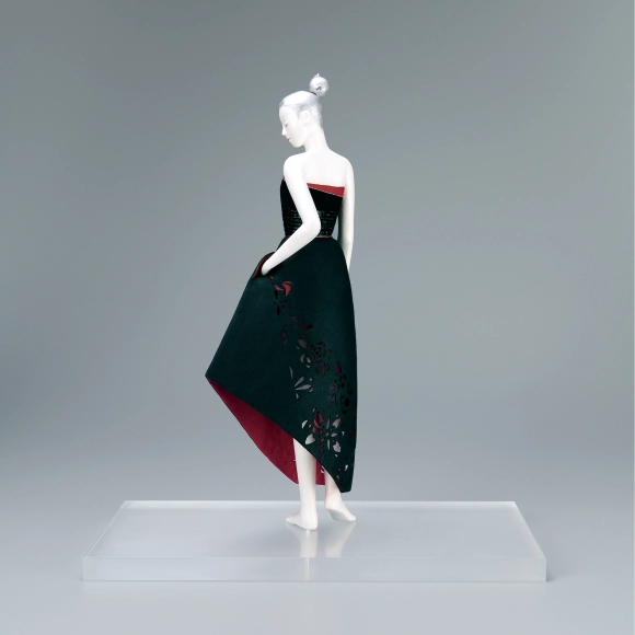 “Recollection”. Formed with tōso over wooden and covered with paper.