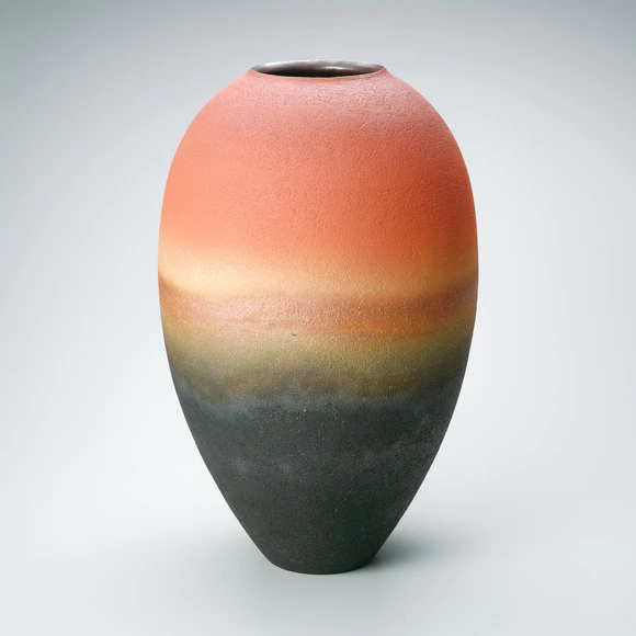 有田焼　松尾博之　博泉窯　墨はじき　花瓶 青　ろくろの名工　白磁　フラワーベース 紅白鮮「水影─2206─」(増原 嘉央理)｜ギャラリージャパン