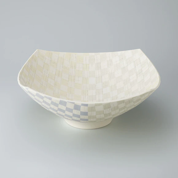 Cross stripes bowl.