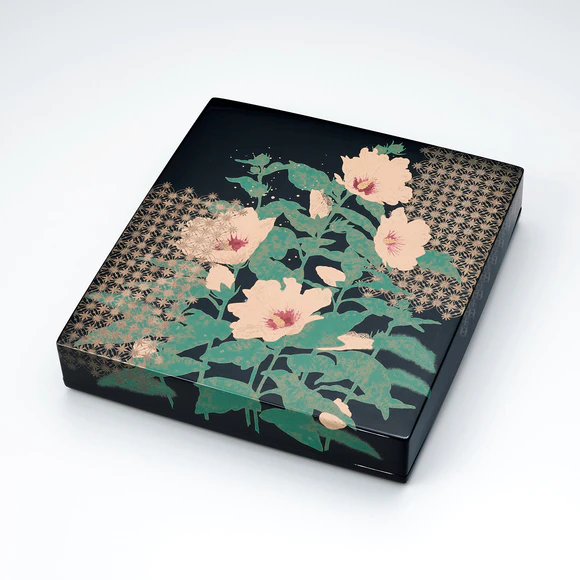 Box of rantai for shikishi with design in kinma. “Summer solstice”
