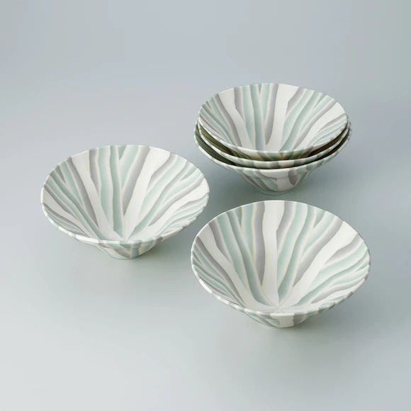 Set of translucent marbled ware bowls. “Yanagi no kasane”