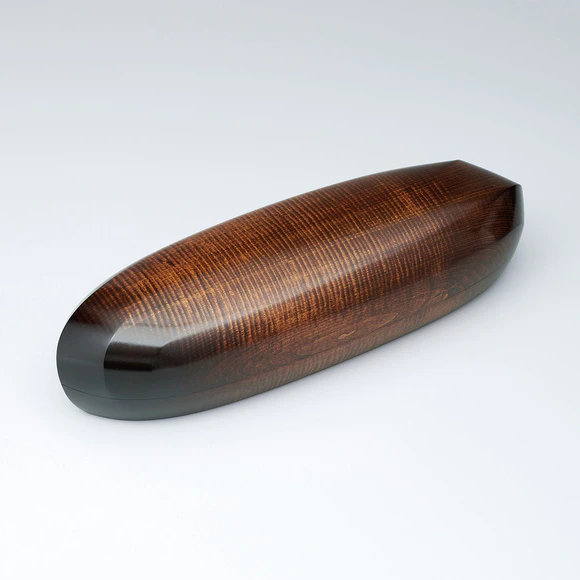 Box of horse chestnut wood finished in wiped urushi. “Trickling water”