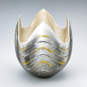 鍛金による壺（高橋五郎作） 鍛金による壺（高橋五郎作）