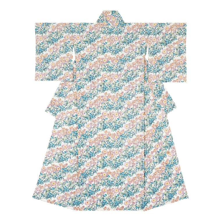 photo Kimono with design in stencil-resist picture dyeing “Autumn on the roadside”