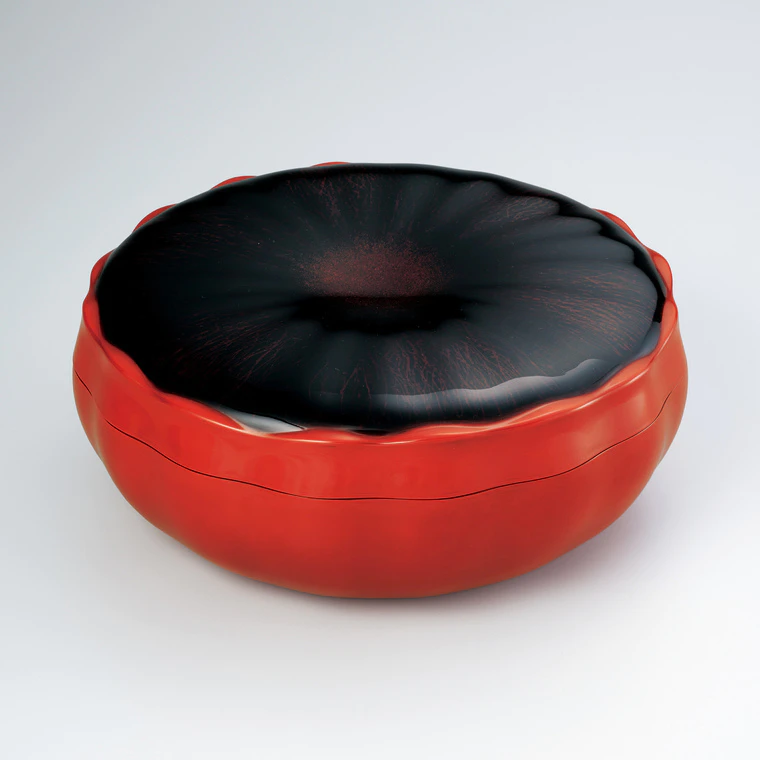photo Kanshitsu lobed food vessel with cover