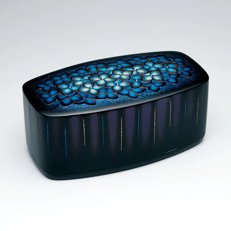 photo Box with design in urushi carving “Flower booming in the rain”