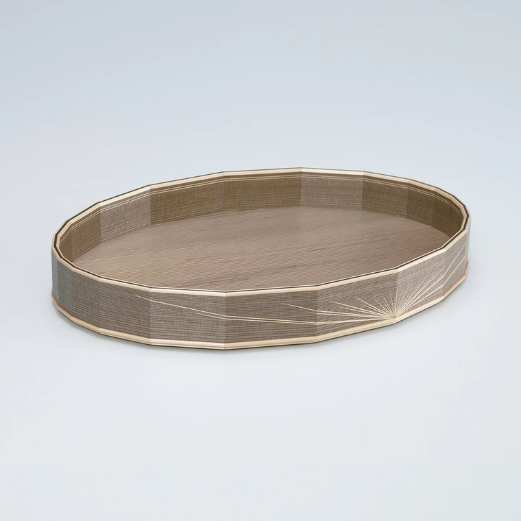 photo Tray of jindai cedar wood for sweets made by cutting and bending work with wood inlay