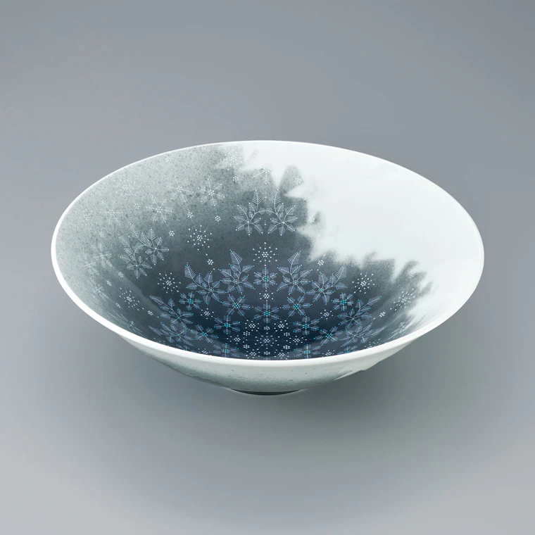 写真:色絵雪花薄墨墨はじき雪文鉢