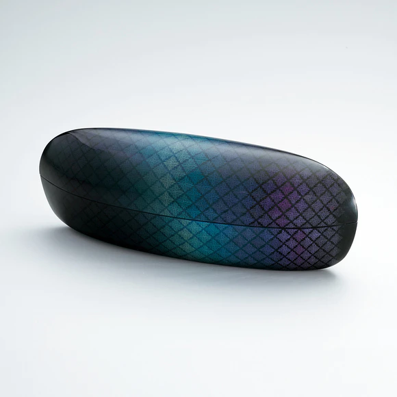 Kanshitsu box with design of violet blue rain in kinma