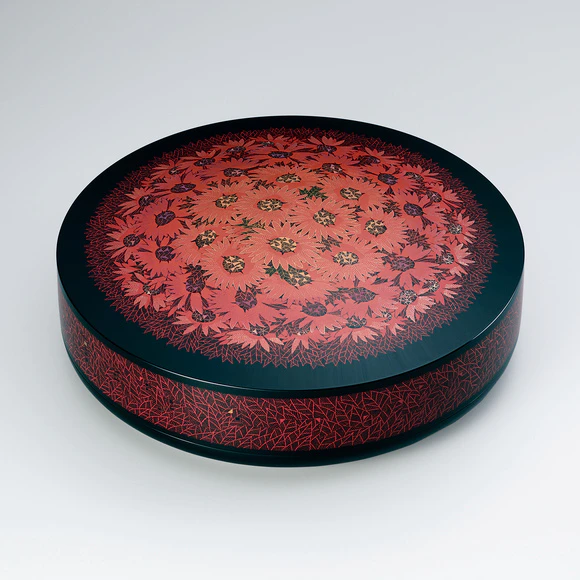 Covered round box with design in zonsei  “Flowers”