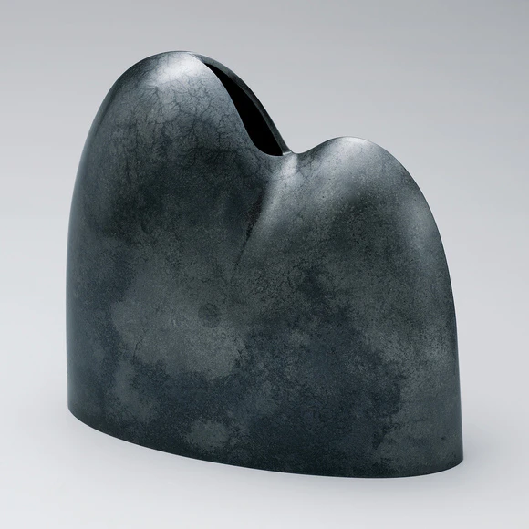 Single Flower Vase of Rōgin “Futaara”