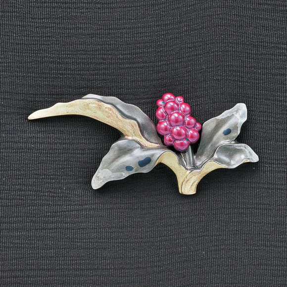Obi sash accessory in shape of Japanese sacred lily