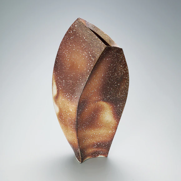 Red flower vessel  “Slashing with a sword”