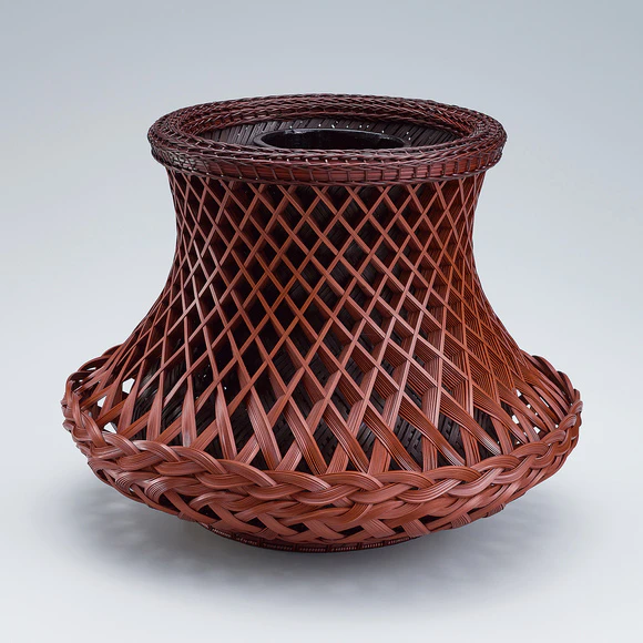 Flower basket made of masawari bamboo splits with diamond design  “So”