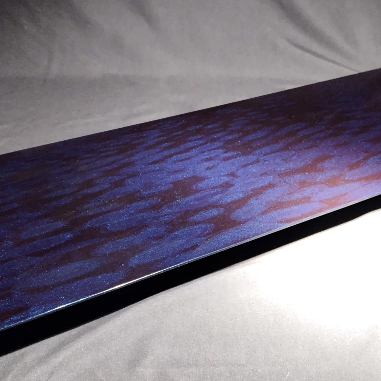 photo Kanshitsu Decorative Low Table with Design in Kinma “The Sea Around the Country is Calm”