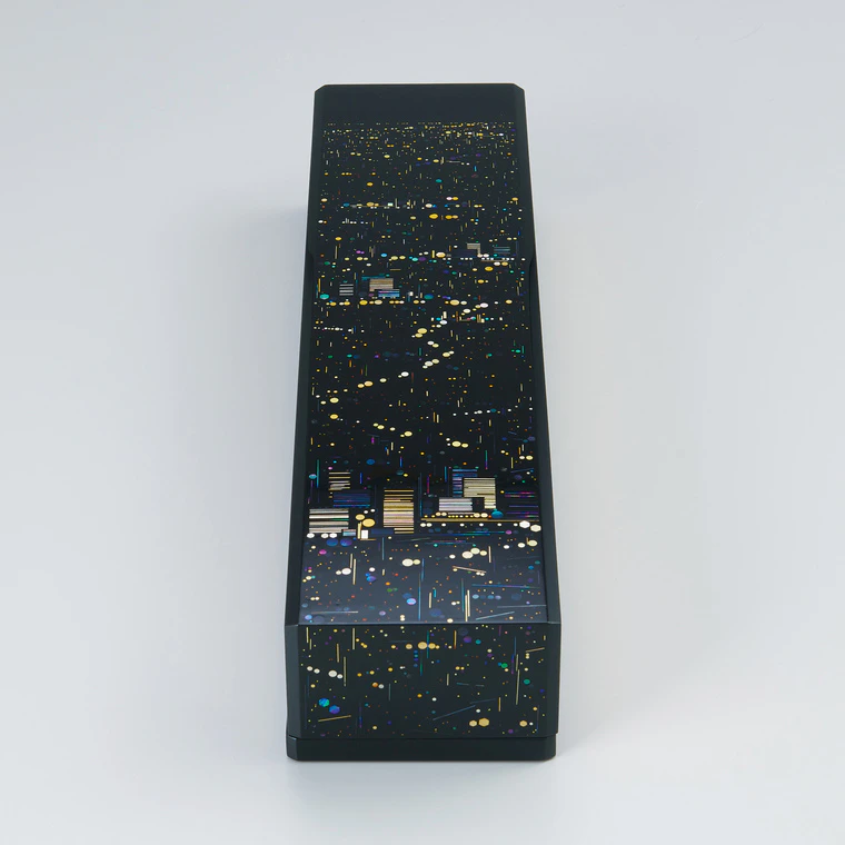 写真：彩切貝蒔絵短冊箱「Twilight Flight」
