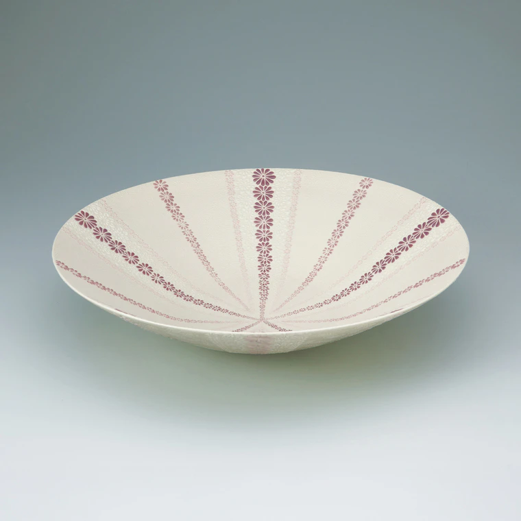 photo Bowl with design in yu-hajiki method. “Flower in the sea”
