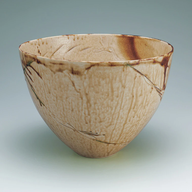 photo Kizeto flower vessel with overgraze enamel and flower design.